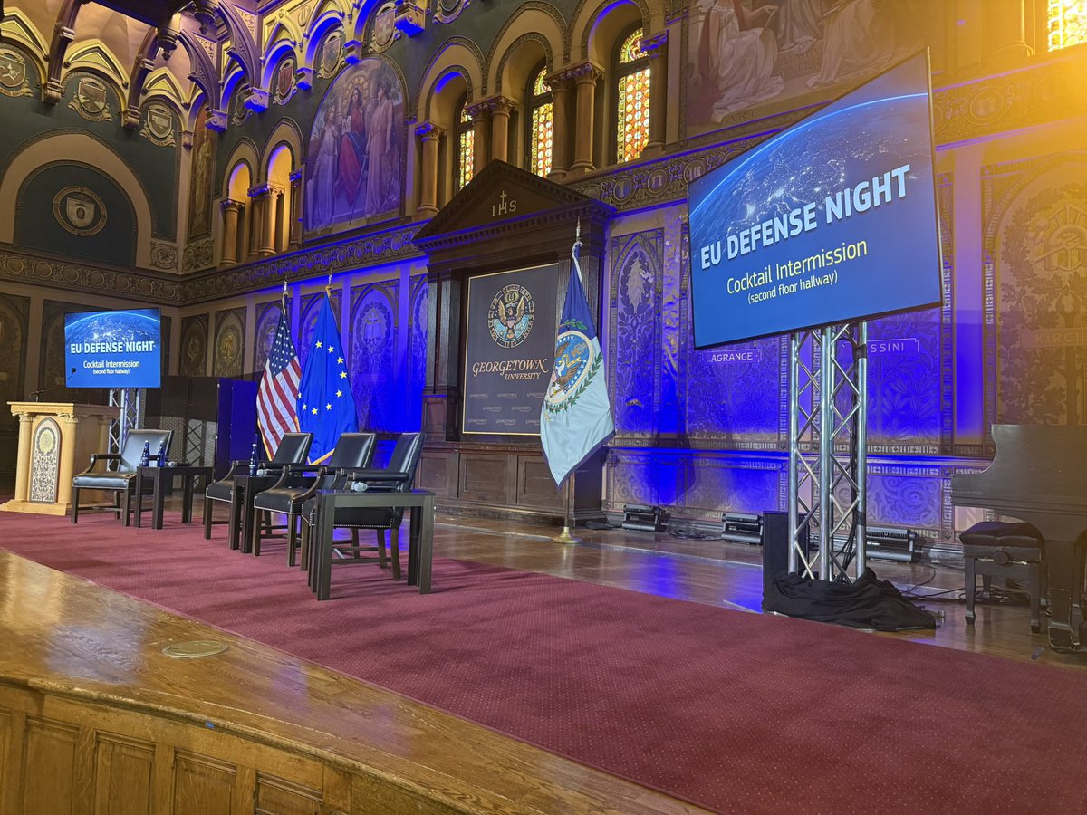 davidametzner's tweet photo. EU Defense Night: a convincing top down view of increased spending through @EIB &amp; US Venture funds &amp; a chance to hear from actual transatlantic defense startups that are scaling. Next challenge: understanding the US $1T defense market. Pentagon is open to better/cheaper solutions https://t.co/mfi6EiuOmi