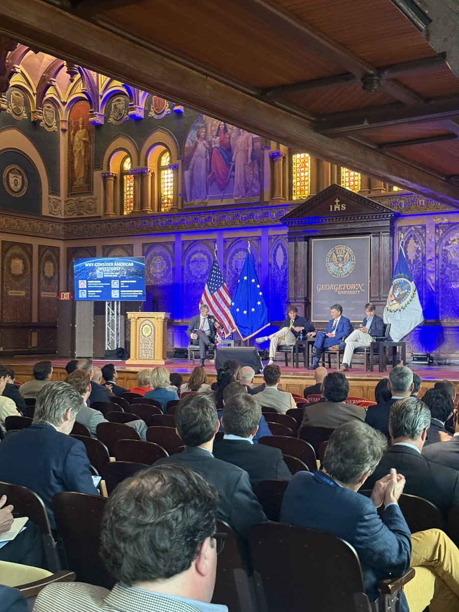 davidametzner's tweet photo. EU Defense Night: a convincing top down view of increased spending through @EIB &amp; US Venture funds &amp; a chance to hear from actual transatlantic defense startups that are scaling. Next challenge: understanding the US $1T defense market. Pentagon is open to better/cheaper solutions https://t.co/mfi6EiuOmi