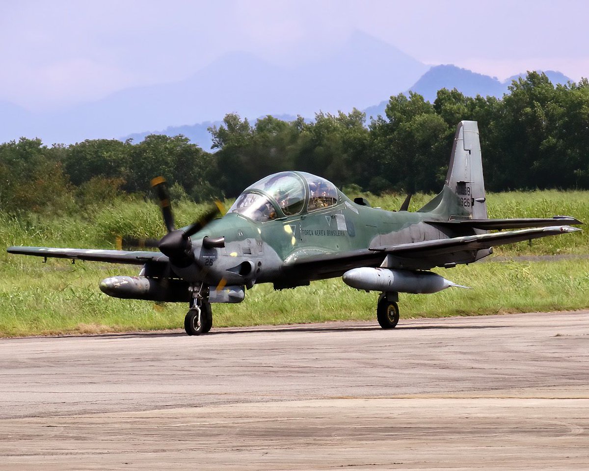 sentandoapua's tweet photo. A versatilidade do A-29 Super Tucano da Embraer e a expansão global - https://t.co/AHh7eM9WvN - https://t.co/q6NL5DxZWL
#SentandoAPua #HistóriaMilitar #A29 #SuperTucano #Embraer #AviaçãoDeCaça #Defesa #TecnologiaNacional https://t.co/XSvJ212aQf