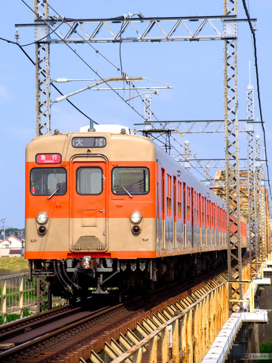 orange_lemon201's tweet photo. 今日は近くに用事があり江戸川橋梁で8111Fを撮影。サイドが弱かったので面縦でやりましたが懐かしい東武顔を見たらデラの事も思い出し帰りに立ち寄ってみました。
姫宮辺りで撮影しているとこの2者以外にも57や2000や日比谷線の3000と言った魅力的な御顔の面々が見られた90年代初頭を思い出しました。 https://t.co/M2493Mvfh8