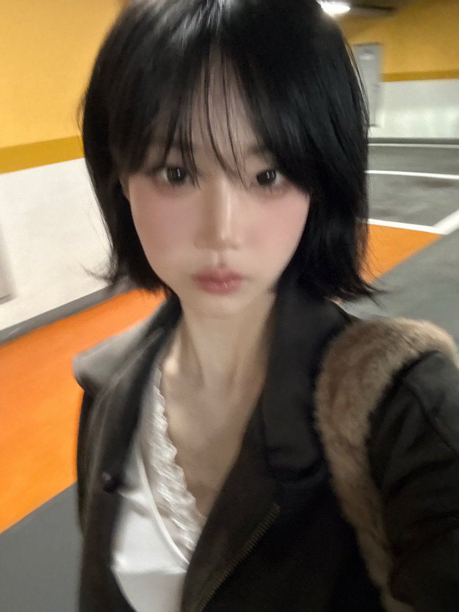 kimnaky7's tweet photo. 260724 #김나경 코스모룸 ✉️ 

#트리플에스 #tripleS #나경 https://t.co/wdn5Z9jROP