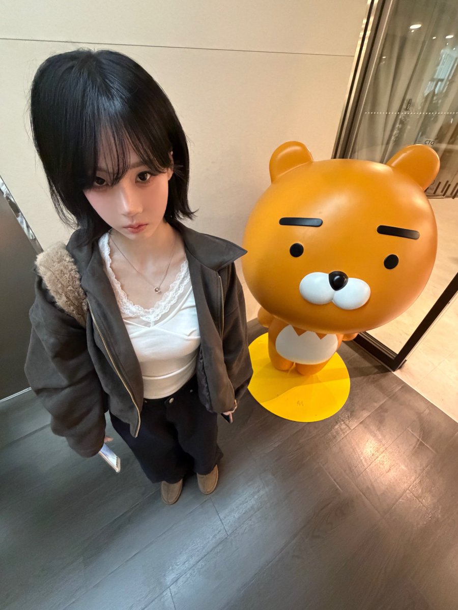 kimnaky7's tweet photo. 260724 #김나경 코스모룸 ✉️ 

#트리플에스 #tripleS #나경 https://t.co/wdn5Z9jROP