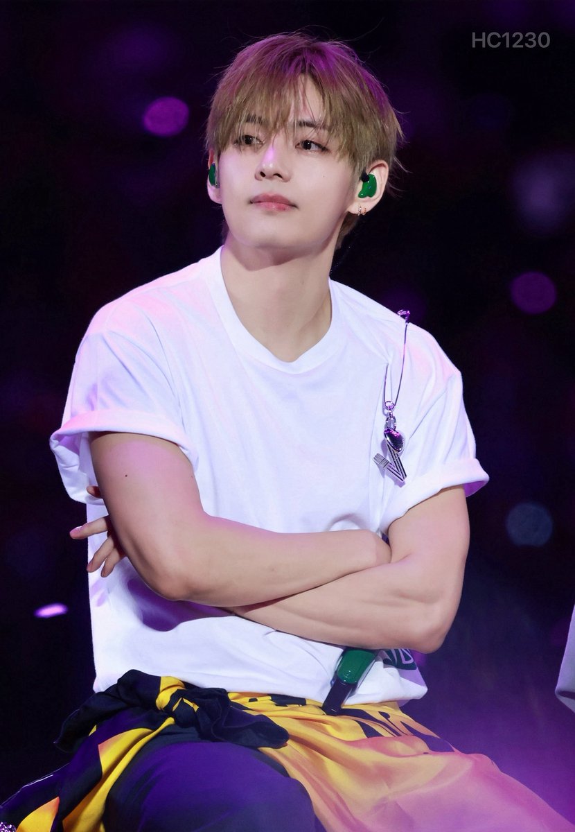 HC1230v's tweet photo. 260718 Paris Day2

#V_WORLDTOUR_ARIRANG_PARIS_D2
#뷔 #태형 #TAEHYUNG 
#방탄소년단 #BTS @BTS_twt https://t.co/SNusPh8Ybg