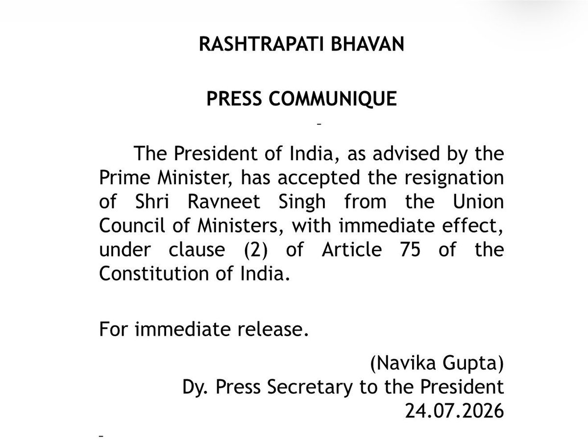 AdityaRajKaul's tweet photo. #BREAKING: Ravneet Singh Bittu has resigned from the Union Council of Ministers in India. He was Minister of State for Railways and Food Processing Industries. President of India has accepted his resignation with immediate effect. https://t.co/KwmtCpwFUg