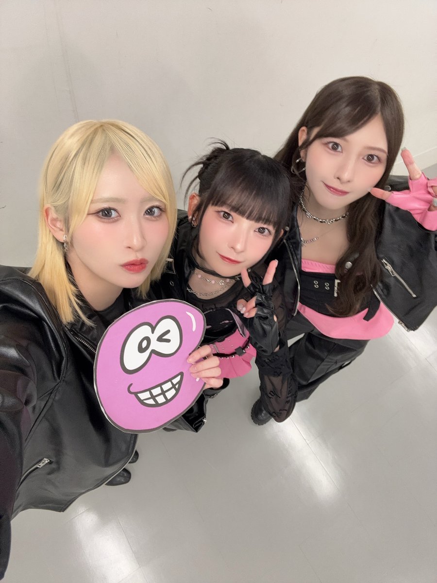 kawanagonatsumi's tweet photo. 今夜25時4分〜 #バズリズム02
出演させていただきます📺

MV衣装で披露だよ〜💋❤︎
皆さんぜひご覧ください！

#ここでファーストキッス #ノイミー
こちらのハッシュタグと一緒に
実況や感想などつぶやいてね> ·̫ < https://t.co/9wjpw5PxHE