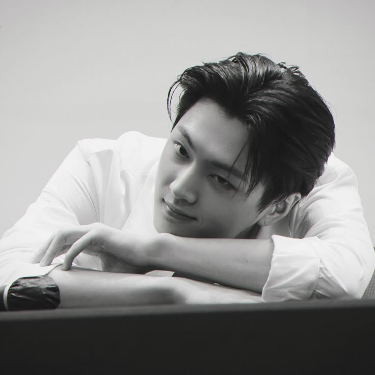 clairmlily's tweet photo. Restarting ☆ Day 4 
Hiiiii!,  I'm claire looking for interactive #moots 

── she | her . Author 
── new to #stantwt &amp; #kpoptwt
── Stay,Engene,Onedoor ,Coer, shottie, luné

♡/↺ to be moots :) https://t.co/5zfD4yQfwc