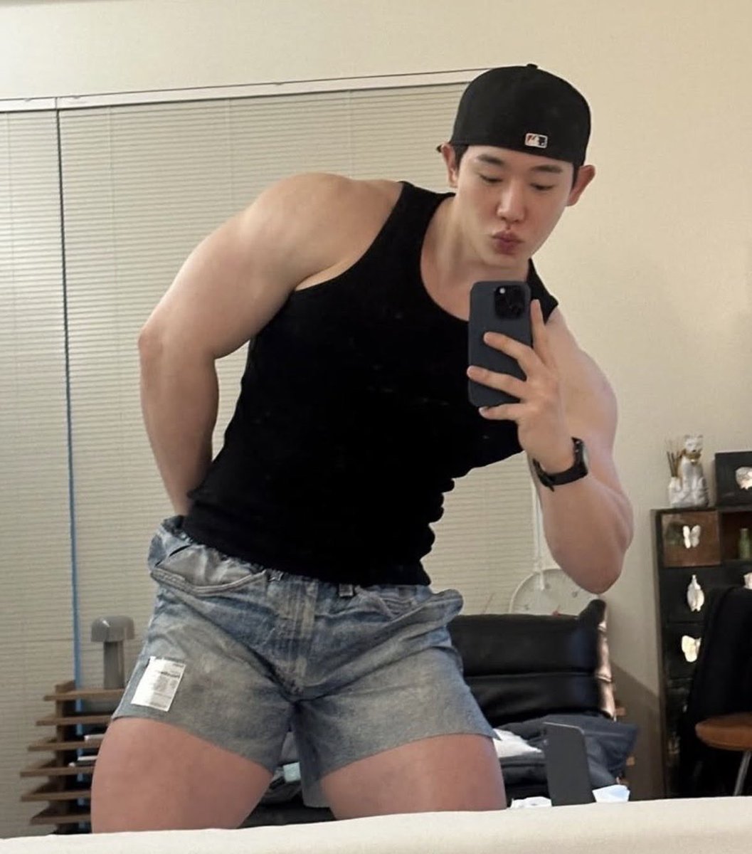 notgwendalupe's tweet photo. wonho https://t.co/DshP3xeoYz