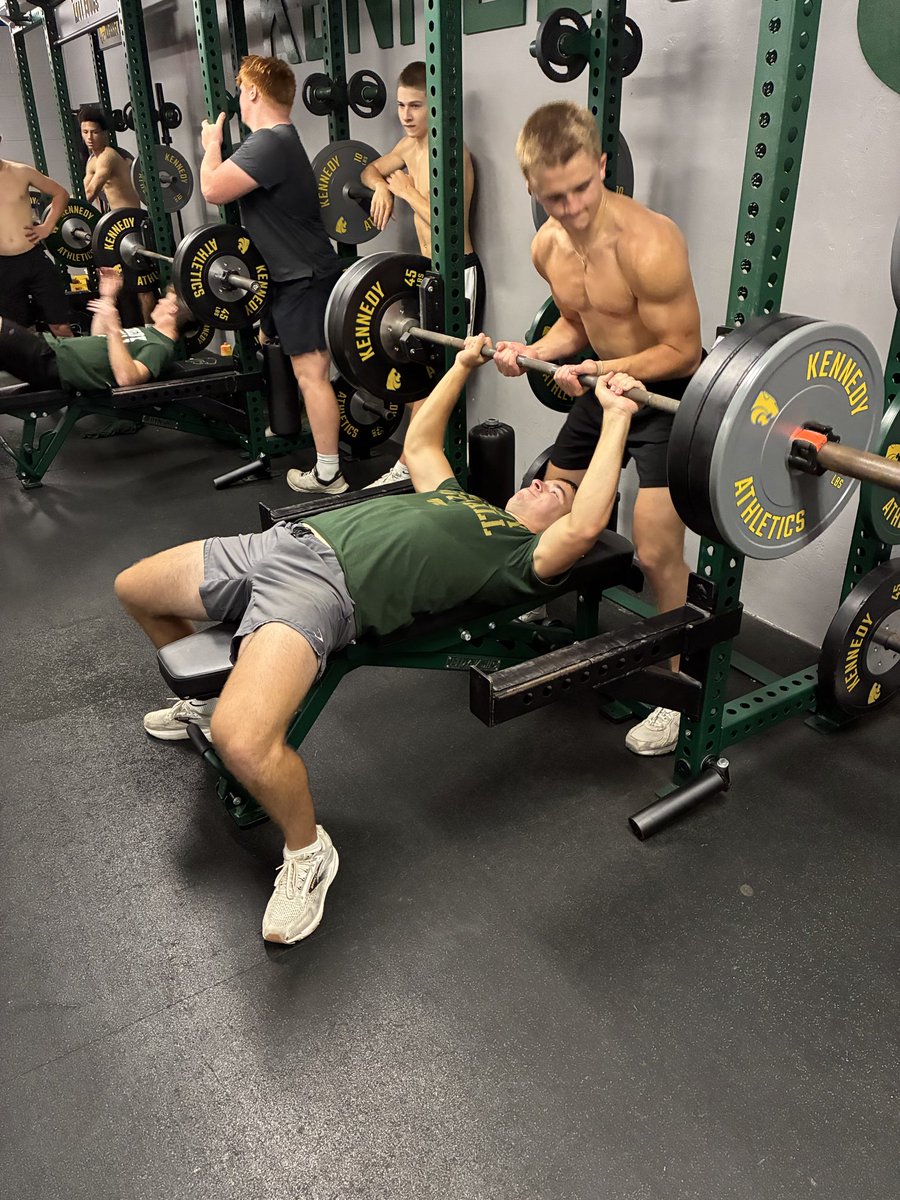CRKFootball's tweet photo. Max outs on the last day of OTAs pt. 1! Roll COUGS! https://t.co/f5mqrYnGVP