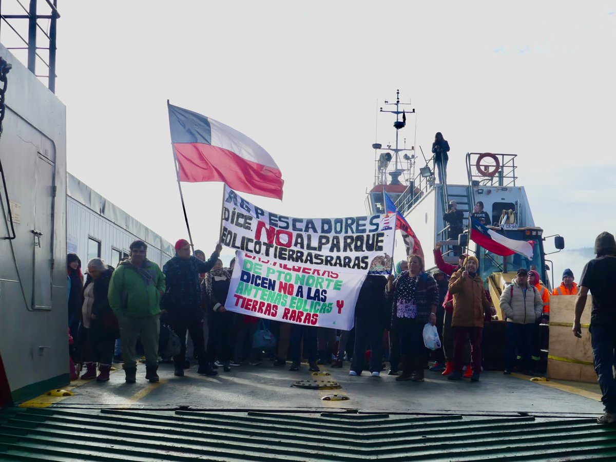 rsumen's tweet photo. 🔴En la isla Santa María las intenciones empresariales de instalar un nuevo negocio minero de tierras raras fueron frenadas de manera temprana por la comunidad movilizada. Madesal publicó una carta anunciando desistir de concesiones mineras aunque sigue participando del negocio https://t.co/EWmCH9PoWn
