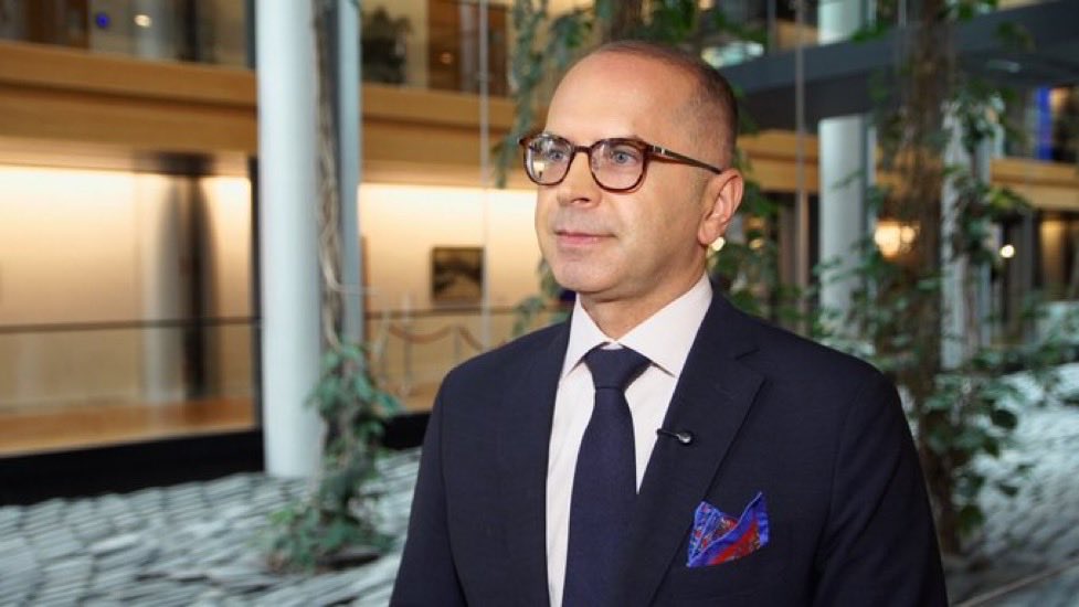 Polska będzie bezpieczniejsza dzięki wzmocnieniu Mobilności Wojskowej - szybkim pozwoleniom, inwestycjom w infrastrukturę, digitalizacji zasobów i systemowi reagowania kryzysowego. Moim celem jako negocjatora PE jest ekspresowa praca nad tą regulacją! 🇵🇱🇪🇺