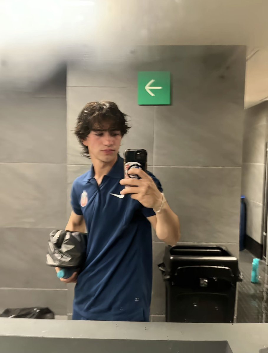 fernarz21's tweet photo. PERO- QUIES ES ESTA BEBITAAAA?

Dios mío, Chivas oficialmente es Papitos FC, POR DIOS… Tiktok me dio la bendición de encontrarme su perfil y ya lo stalkee 🫦🫦🫦 https://t.co/bvorv3iVTl