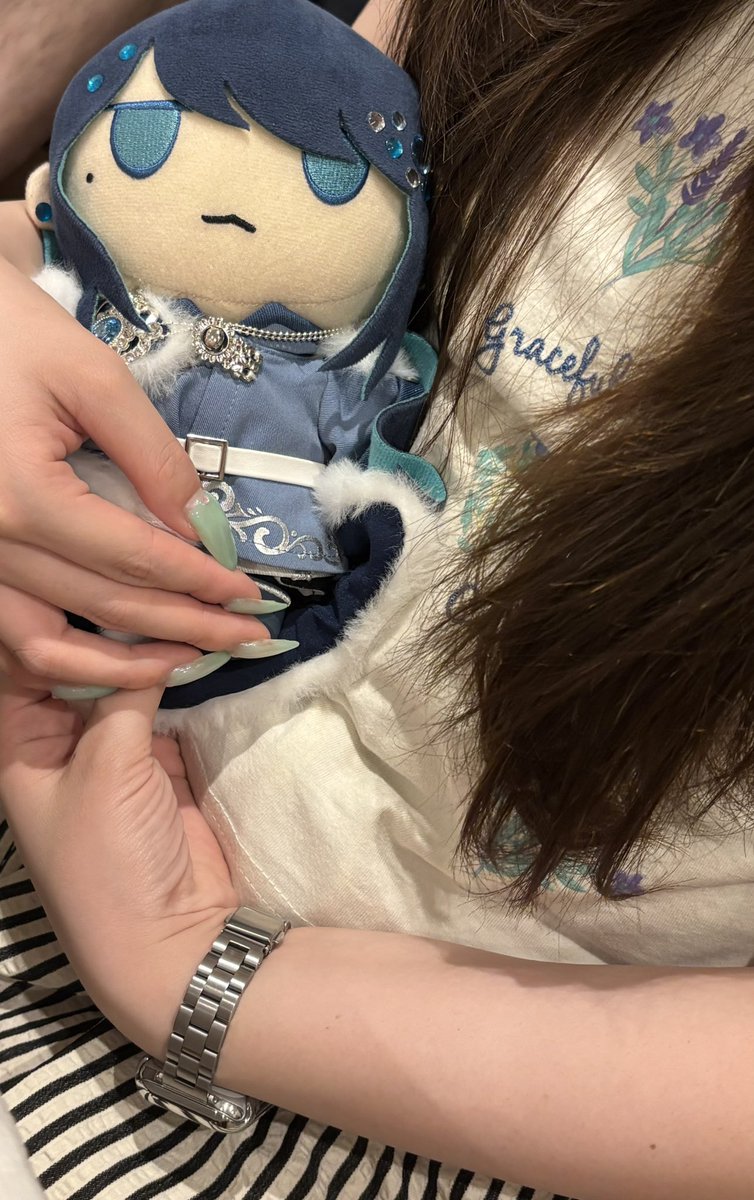 Ryo1024imokenp's tweet photo. この画像はいとこに抱っこされて嬉しそうなAdoぬい

よかったね(.⩌︿⩌) https://t.co/8wLgKFYh2l