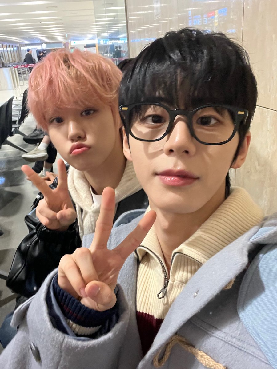 meongheungz's tweet photo. oh my god https://t.co/mM1wtZ1Ymn