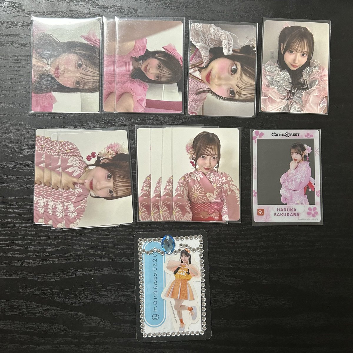 もな tweet media
