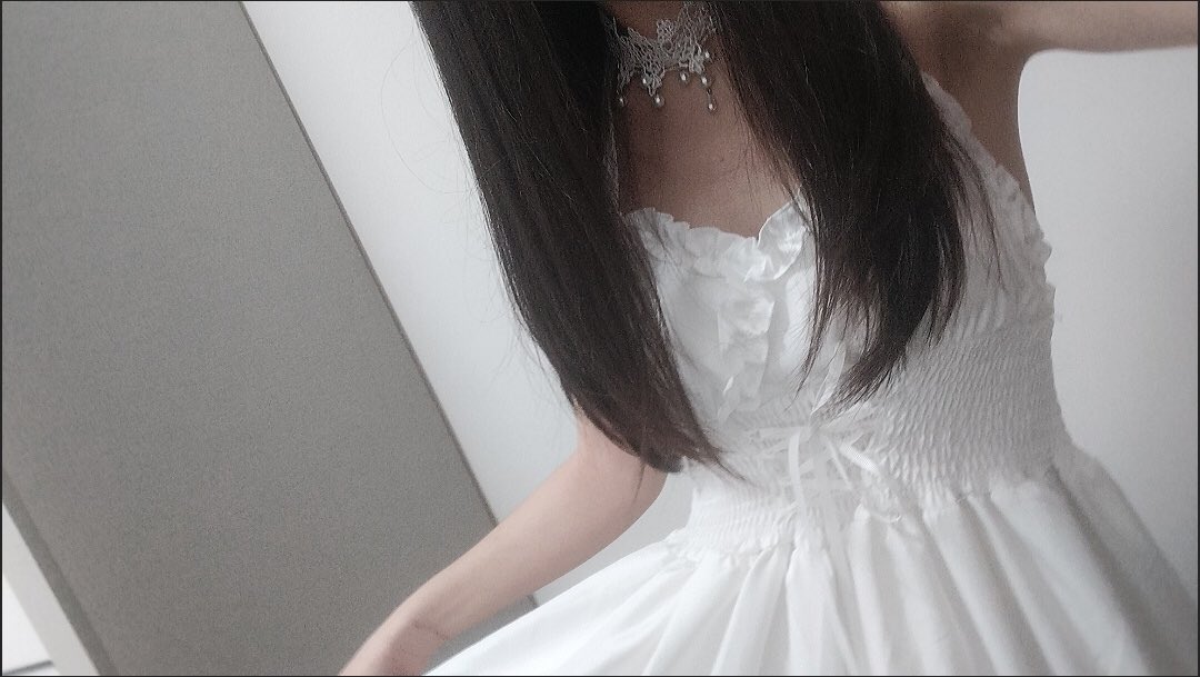 analiaro15's tweet photo. 今天背着父母，偷偷的在自己屋子里穿女装（差点被发现版）#男娘 https://t.co/33r5mRFbAh