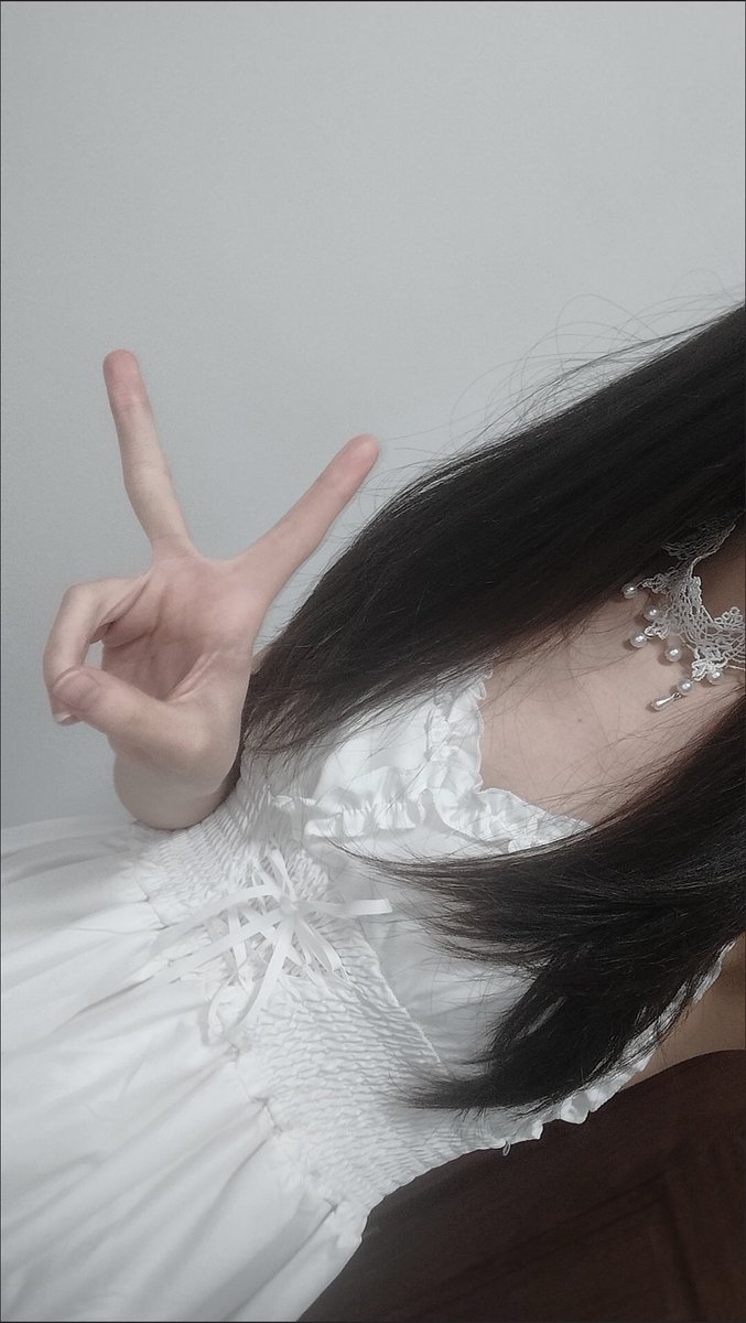 analiaro15's tweet photo. 今天背着父母，偷偷的在自己屋子里穿女装（差点被发现版）#男娘 https://t.co/33r5mRFbAh