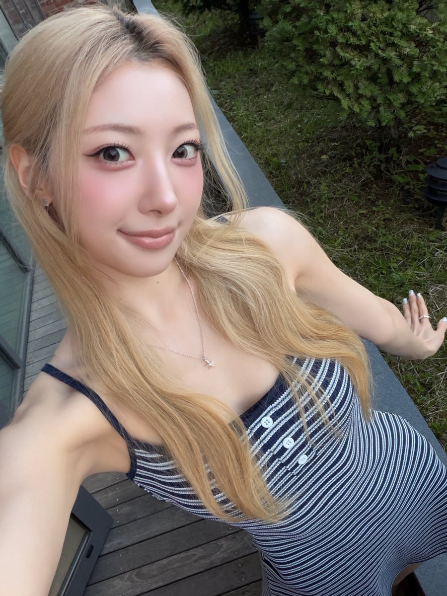 H1KEY_official's tweet photo. [🔮💗] GN ✧˖˚🌙

#H1KEY #하이키 #ハイキー
#RIINA #리이나 #リイナ 
#GORUN https://t.co/TnRJKK4OGC