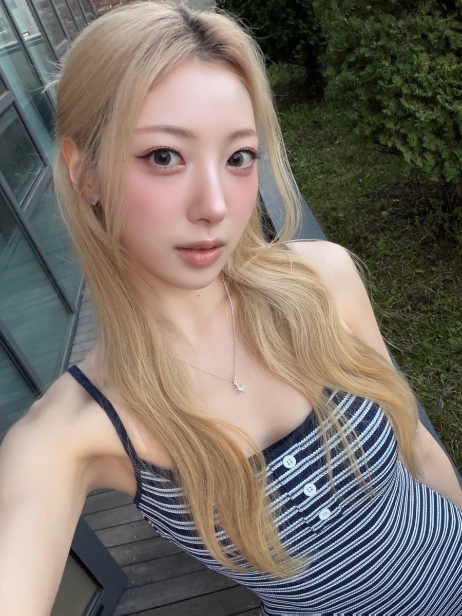 H1KEY_official's tweet photo. [🔮💗] GN ✧˖˚🌙

#H1KEY #하이키 #ハイキー
#RIINA #리이나 #リイナ 
#GORUN https://t.co/TnRJKK4OGC