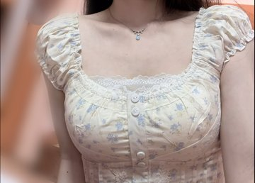 SmitaRa79250680's tweet photo. アラサーでこの服年相応じゃない感 #札幌 https://t.co/8sIWoRVLb4