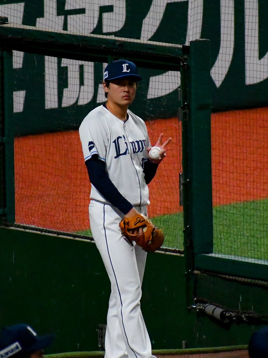 okara__donuts's tweet photo. ✌🏻
#seibulions #佐藤隼輔 https://t.co/y3fcAsZdJI