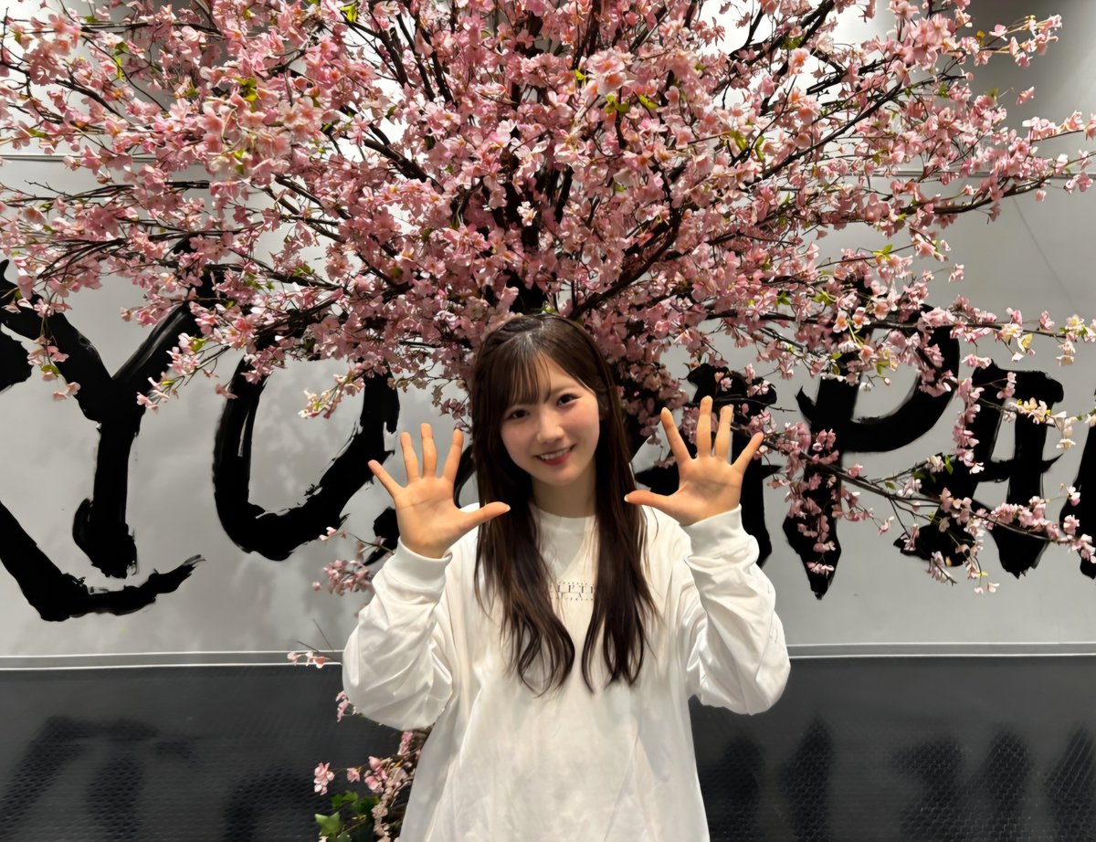 s_725829's tweet photo. 日々感謝を忘れず、ひたむきに努力を重ねる真っ直ぐな姿勢
優しさに触れ、受け取る度に必ずそれ以上の優しさで包み込む思いやり溢れる人柄
言葉と共に寄り添う事で肯定してくれる所
全部を大切に想っているよ
お誕生日おめでとう
柔らかな光の降り注ぐ一年になりますように。
 #小田倉麗奈生誕祭2026 https://t.co/oS5a8nWdKg