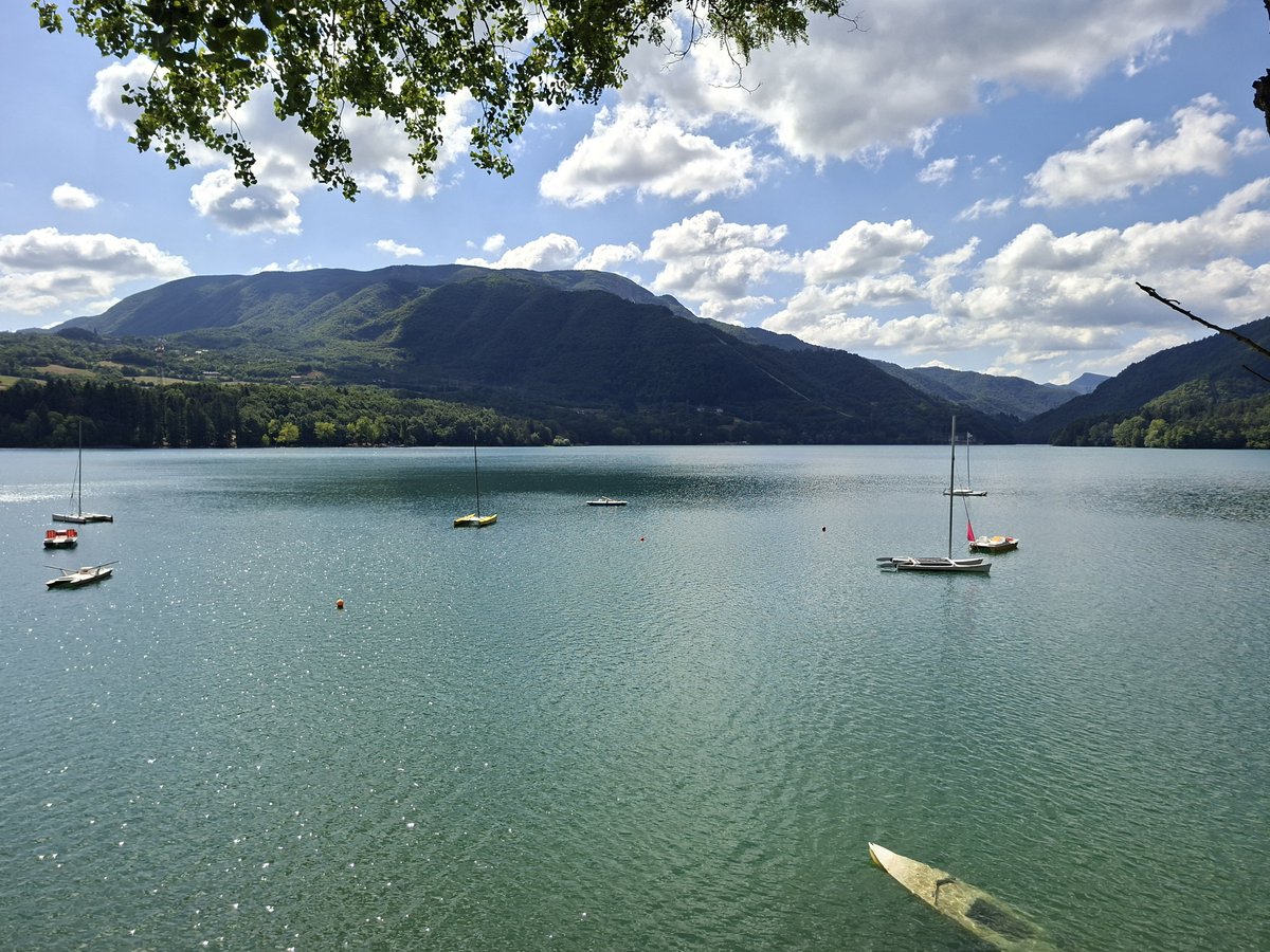 CaleidoStelle's tweet photo. Colori di Suviana.. https://t.co/4tRIObfOLy