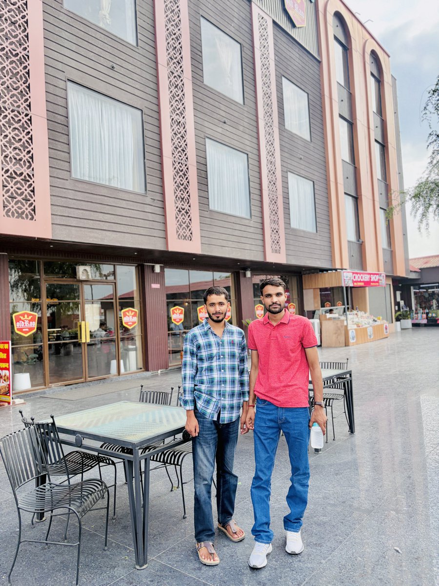karanmuwal_'s tweet photo. 👐🏻23. https://t.co/7A3mHikrw6