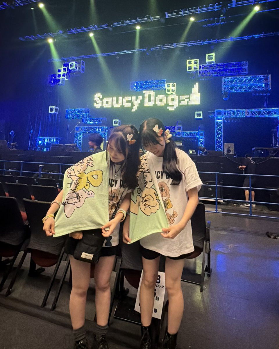 o4zzsd's tweet photo. オーナーズさんがみんな優しすぎる話
写真撮って欲しくてずっとモジモジしてたら撮りましょうか？☺️って声かけてくださったり、自分から頼んだ時はもちろんですよー！って言ってくださって、撮ってる時もかわいいかわいい言ってくださってうれしかった（ ;  ; ）
ありがとうございました😭大好きです！ https://t.co/uPT1p36tZY