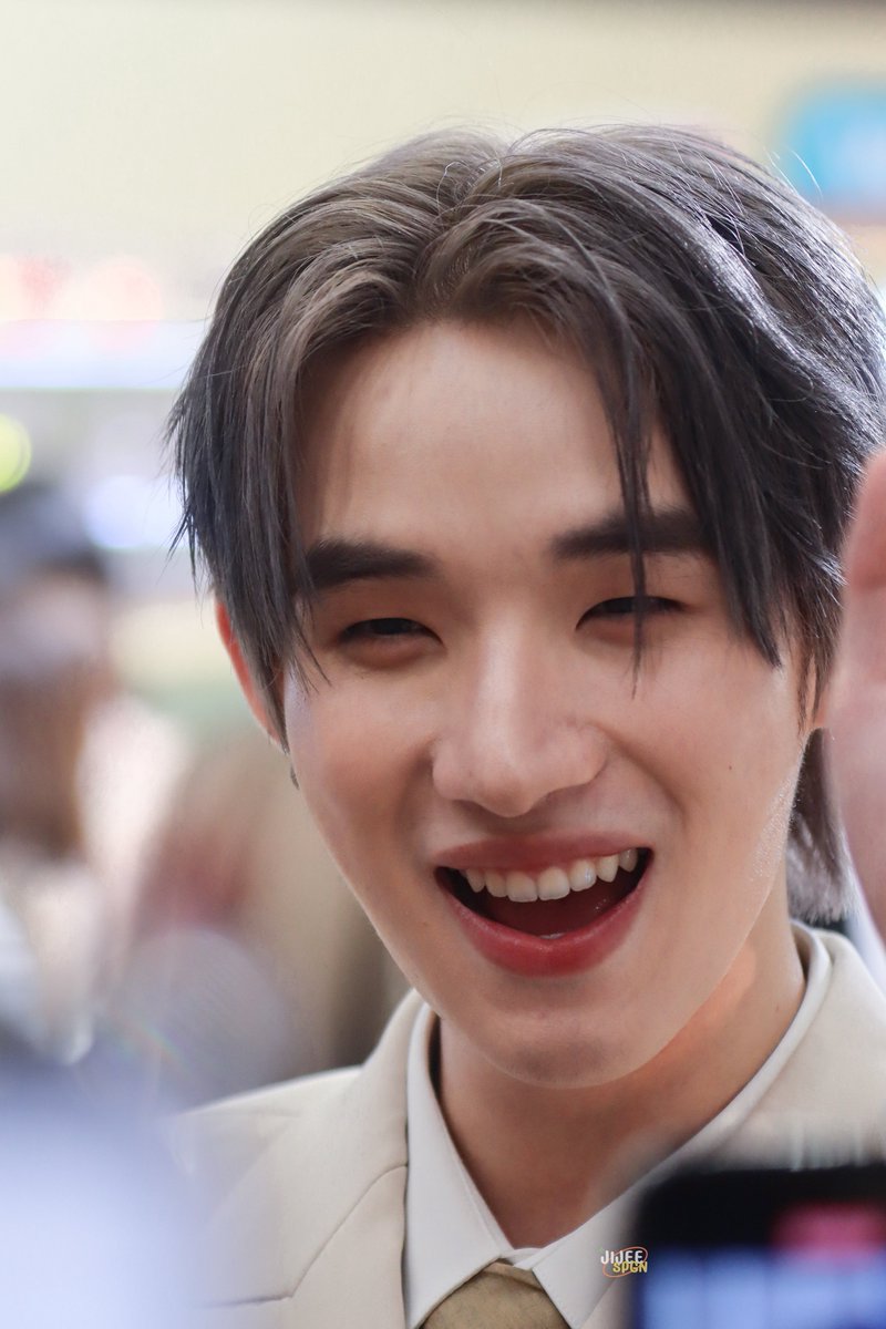 jijeespgn's tweet photo. พี่รักฮง😭🤍🤍

NH x VITAMIN AMPOULES 
#PantenexNutHong 
#hongshihoshi https://t.co/fQIwkfm4pj