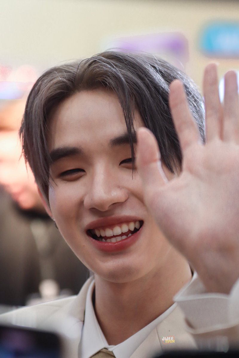 jijeespgn's tweet photo. พี่รักฮง😭🤍🤍

NH x VITAMIN AMPOULES 
#PantenexNutHong 
#hongshihoshi https://t.co/fQIwkfm4pj