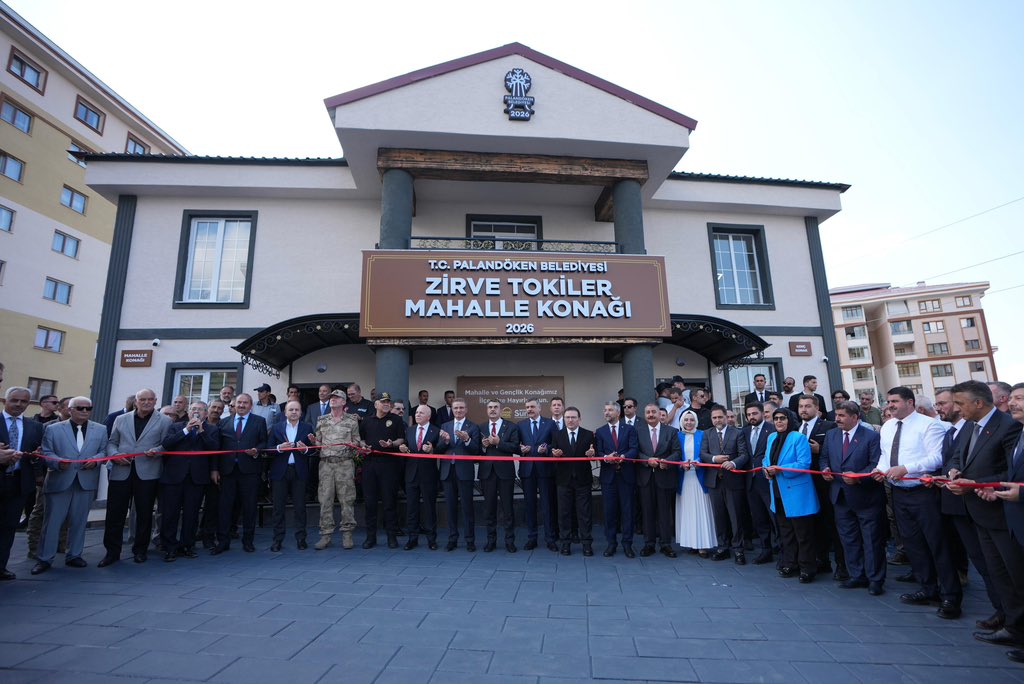 Yusuf__Tekin's tweet photo. 📍Erzurum

Palandöken Belediyesi Zirve Tokiler Mahalle Konağı Açılış Programı’na İçişleri Bakanımız Sayın Mustafa Çiftçi ile birlikte katıldık.

Hemşehrilerimizin sosyal hayatına ve mahalle kültürüne katkı sunacak Zirve Tokiler Mahalle Konağı’nın Erzurum’umuza hayırlı olmasını diliyor, bu güzel eserin kazandırılmasında emeği geçen herkese teşekkür ediyorum.