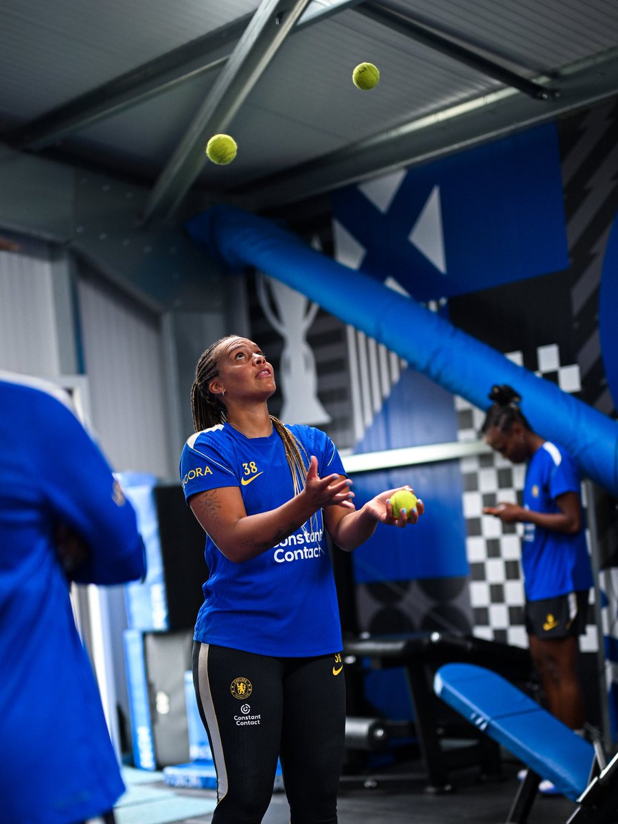ChelseaFCW's tweet photo. 🤹🤹🤹 https://t.co/nLFkdt4Gl4