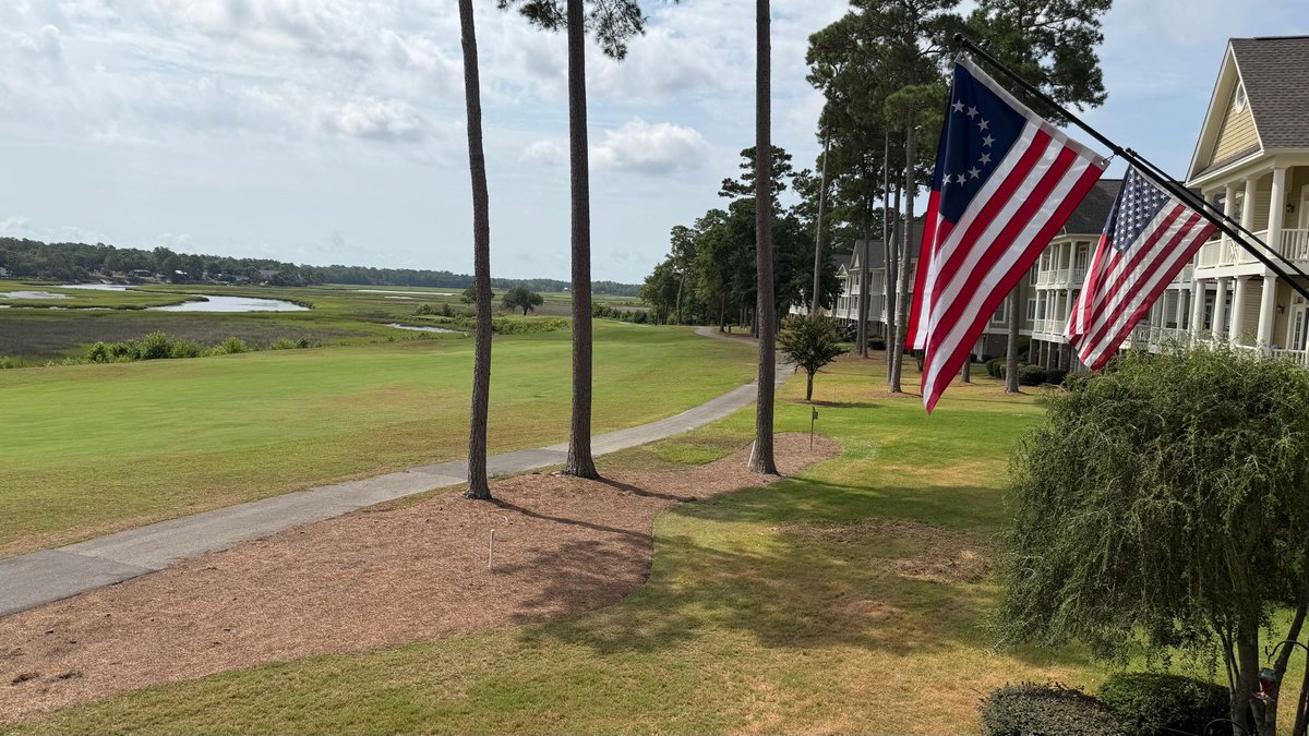 JohnDalySports's tweet photo. Shallotte Weather did it again!
Morning forecast calls for severe thunderstorms all day long.
Golf tournaments canceled and everyone bracing for the worst.
Then, a sunny day.
https://t.co/OULNPrp6G8
#Shallotte #StrangeWeather #NoRain #RiversEdge https://t.co/o5mpVUjaxe