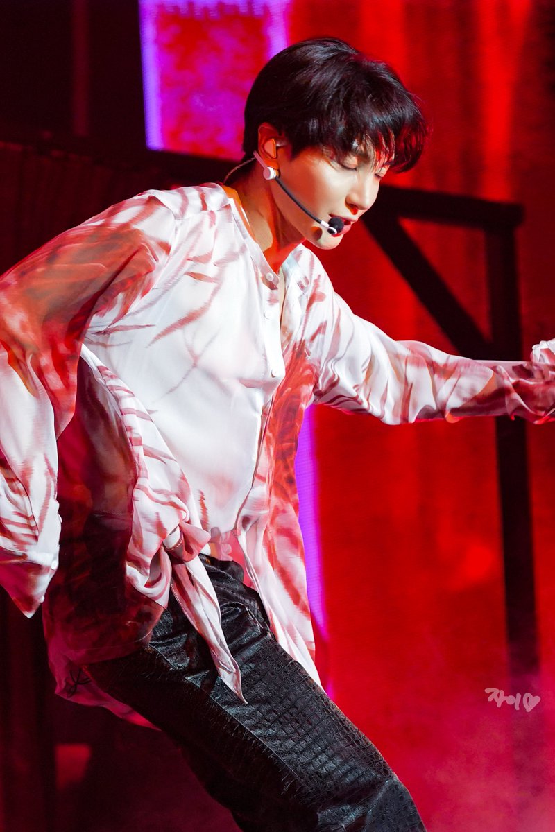 teukland's tweet photo. ❤️‍🔥❤️‍🔥❤️‍🔥
@special1004 
 
20260724 SUPER JUNIOR 83z FANCON <1983> day 1

#LEETEUK #이특 #SUPERJUNIOR #슈퍼주니어 #イトゥク #박정수 #朴正洙 #superjunior83z https://t.co/OHONRXAglT