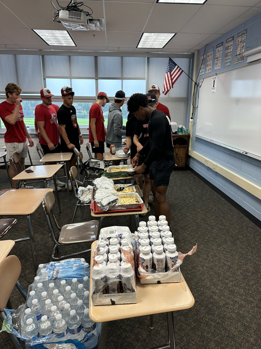 Westside_BB's tweet photo. A special thank you to Cap for hosting us last night & the Hanna family for breakfast this morning! #TeamDinner #ROLLSIDE #SPUDS 🥔 https://t.co/u1skXy9iBj