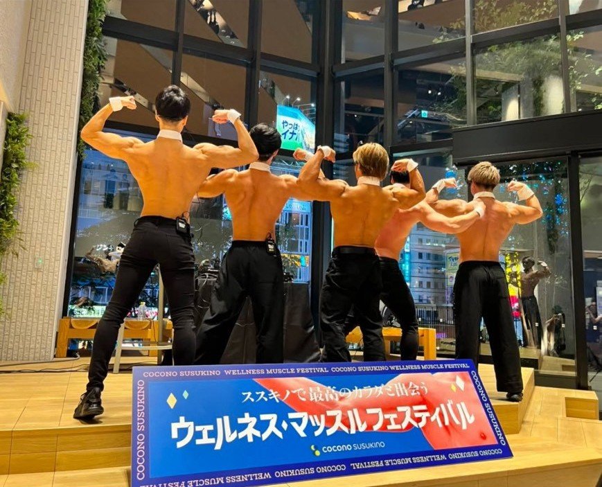 ALLOUT_smile's tweet photo. 札幌のココノ ススキノでのマッスルイベント1日目ご来場いただきありがとうございました💪明日もココノススキノで12時から餅つきイベントです！ https://t.co/t3sY4P1gan