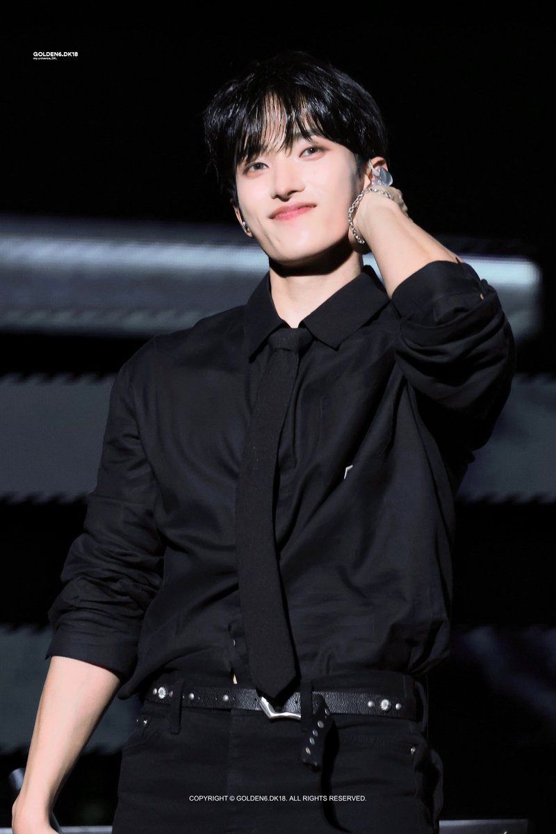 golden6_dk18's tweet photo. 20260724 DXS [SERENADE] ON STAGE in Kaohsiung 🇹🇼

여전히.. 너야🖤

#SEVENTEEN #DK #도겸 #DOKYEOM #석민 
#세븐틴 #ソクミン #ドギョム #李碩珉 @pledis_17 https://t.co/NNdbenauRA