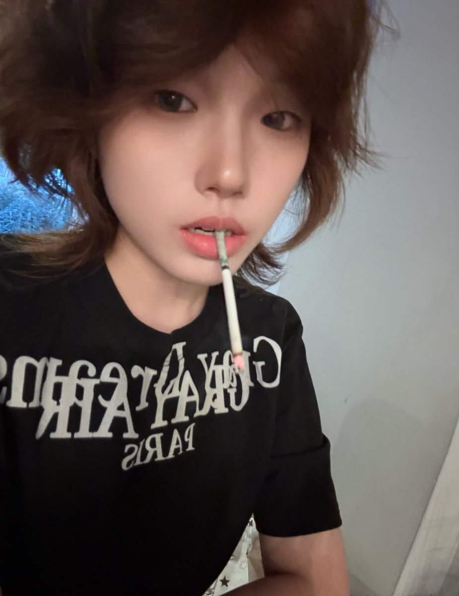 tw26vm7's tweet photo. 喂你吃百醇 #les #wlw https://t.co/584QB8zCoe