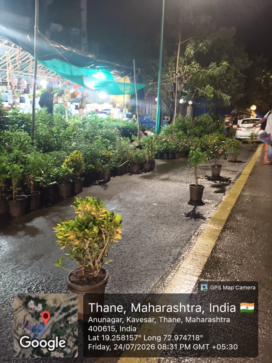 NitinBarnwal's tweet photo. @TMCaTweetAway वाघबीळ येथे पूर्ण रस्तावर, फुटपाथ वर अतिक्रमण केले आहे, नागरिकांना चालण्यासाठी जागा नाही.
कृपया कारवाई करा. https://t.co/BrmZTUalEk