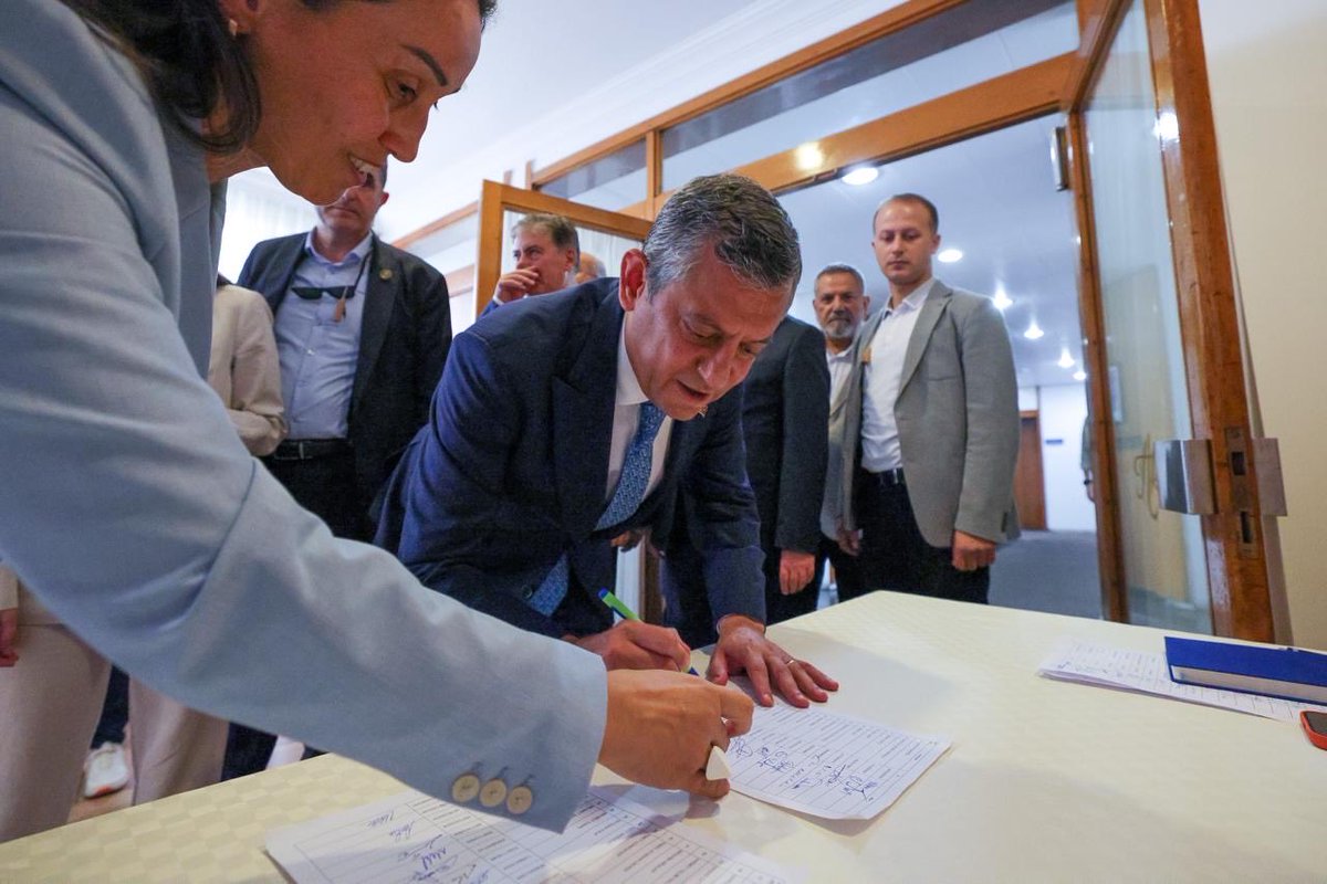 yenipartiyiz's tweet photo. Genel Başkanımız Özgür Özel, Ankara’da Anadolu Kulübü’nde yapılan YENİ Parti Kurucular Kurulu’nun ilk toplantısında oy birliğiyle Genel Başkan seçildi.

Toplantıda ayrıca Parti Meclisi, Yüksek Disiplin Kurulu ve Meclis Grup Yönetimi seçimleri de yapıldı. https://t.co/PvZIGA56dP