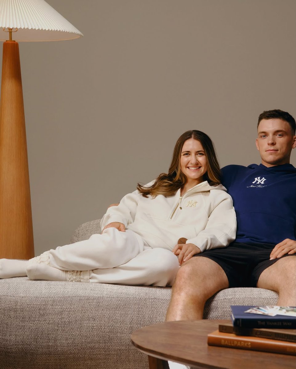 eb1302_'s tweet photo. Roommates Ben and Sara modeled for the Lululemon x MLB collab 🍚 https://t.co/NpJCTkklIr
