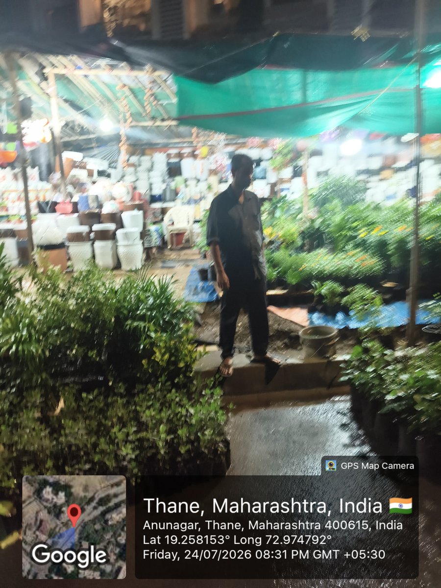 NitinBarnwal's tweet photo. @TMCaTweetAway वाघबीळ येथे पूर्ण रस्तावर, फुटपाथ वर अतिक्रमण केले आहे, नागरिकांना चालण्यासाठी जागा नाही.
कृपया कारवाई करा. https://t.co/BrmZTUalEk
