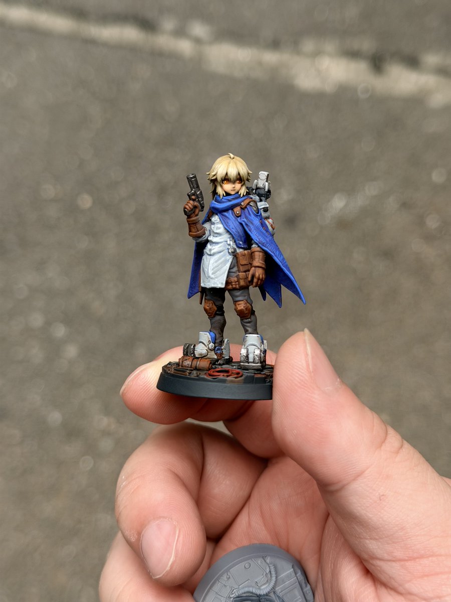 flying_shuimu's tweet photo. 最近製作しているオリジナルミニチュアで、現在は同じくオリジナルのボードゲーム『遺跡ハンター』に使用する予定です。ちょっと見覚えがありますか？そう、ロールとナナです。
#MiniatureArt https://t.co/CMW1FGxnlh