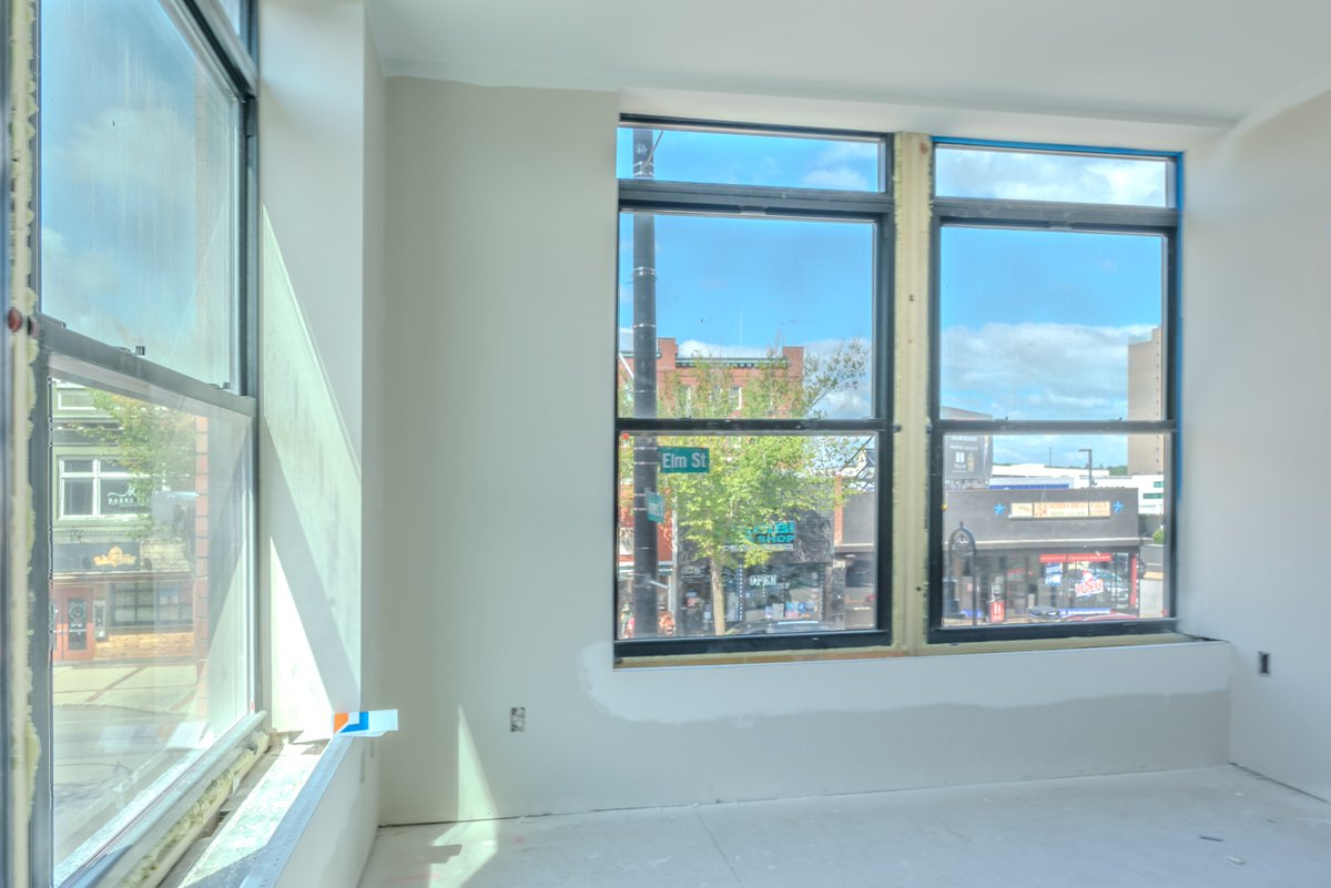 VousOnElm's tweet photo. We're working hard to bring you some of the best views in Downtown #ManchesterNH!

Our limited set of residences at Rendezvous on Elm can be yours with a first month’s rent of only $250, as long as you apply for a lease before the end of July!

Contact us today to apply! ✨ https://t.co/nqm1v57HHs