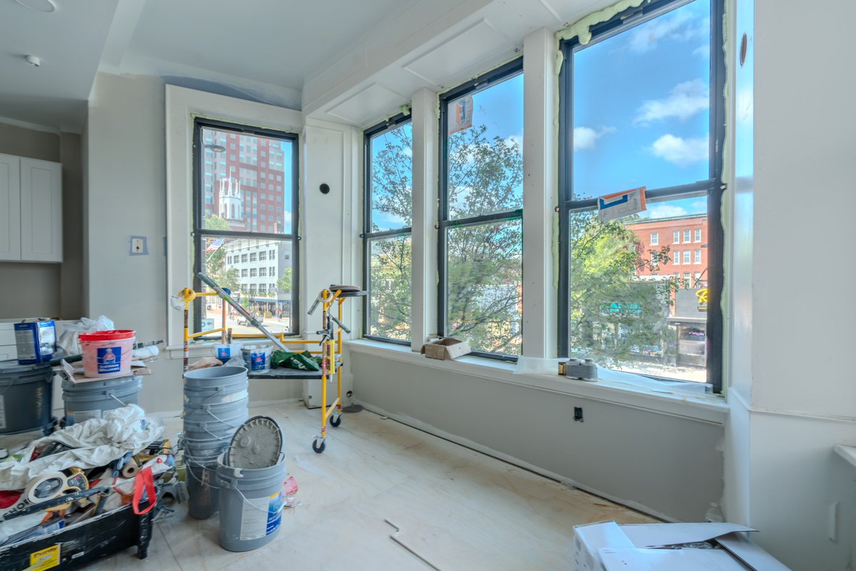 VousOnElm's tweet photo. We're working hard to bring you some of the best views in Downtown #ManchesterNH!

Our limited set of residences at Rendezvous on Elm can be yours with a first month’s rent of only $250, as long as you apply for a lease before the end of July!

Contact us today to apply! ✨ https://t.co/nqm1v57HHs