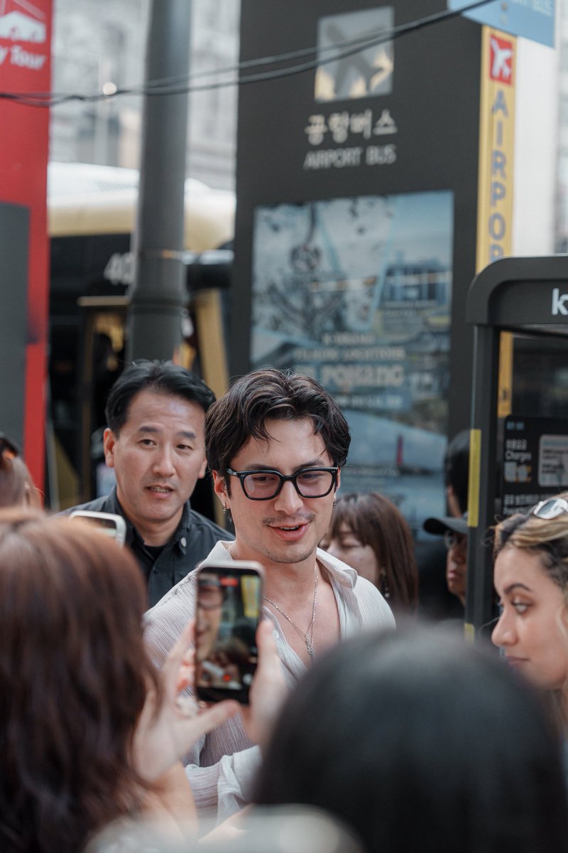 hudsonwonline's tweet photo. HQ photos of Hudson Williams in South Korea recently! (via huhsh_foto) https://t.co/mfFBz8ika4