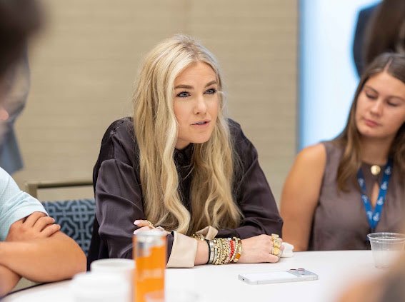 kelssmccormick's tweet photo. This is what true leadership looks like 🙌🏽

So thankful for @MrsErikaKirk taking the time to have breakfast with our @TPUSA chapter leaders at CLS ❤️ https://t.co/QAMEfWRE9Q