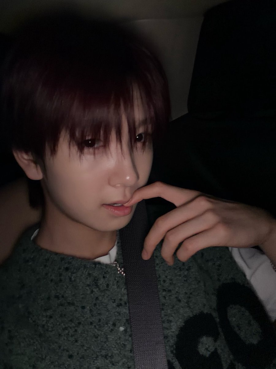 kwhsandi's tweet photo. 🫦🫦

@_AMPERSANDONE_ #AndearSelcaDay #ANDRSD #AMPERSANDONE #ANDEAR #앰퍼샌드원 #카이렐 #KYRELL #앤디어 https://t.co/oCeac9uIVk