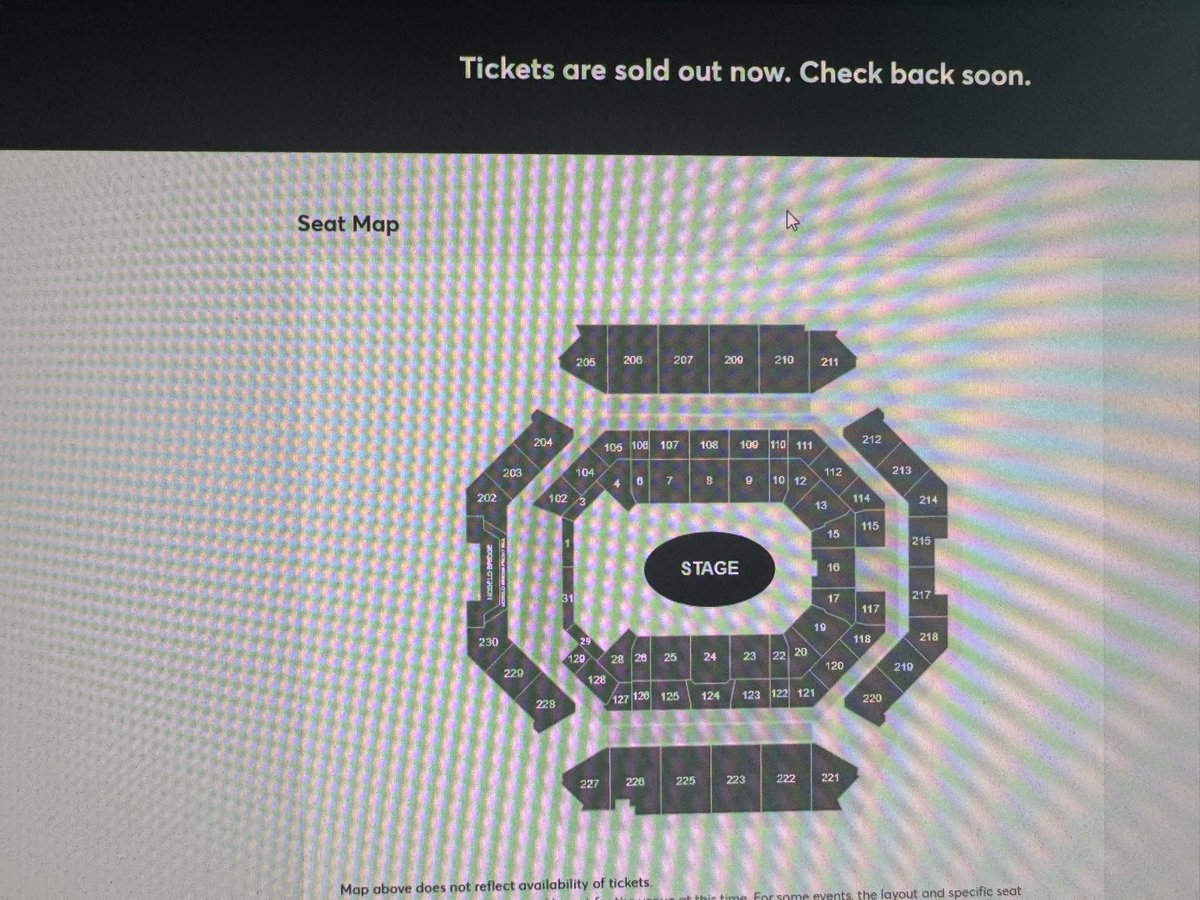 FallenCombo's tweet photo. @DShyKnock I was in 800 in line and it already sold out https://t.co/wvl0kKDrpR