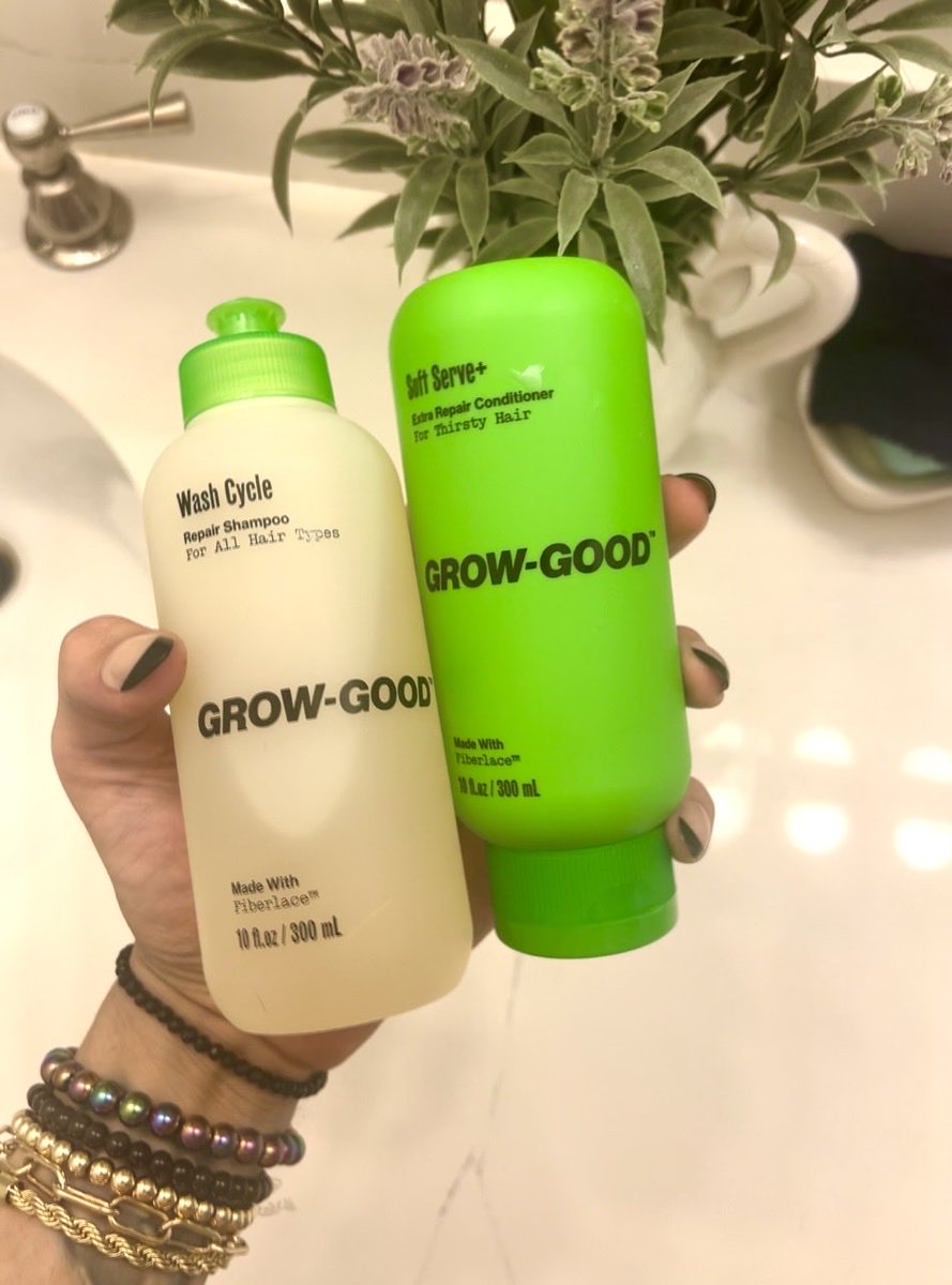 prettyandbardi's tweet photo. I been getting soooo many compliments on my hair since starting Grow-Good by Cardi B 💯💯 I cannot recommend this enough I been telling everyone about it 🤏🤏🔥🔥 https://t.co/00uxaQxU1U